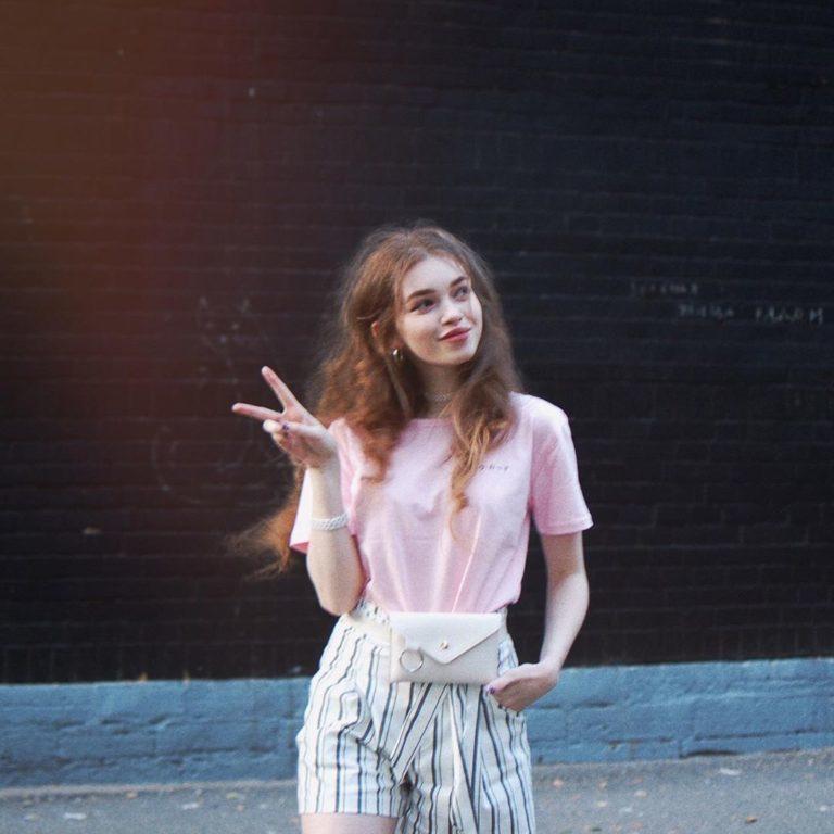 Молодая лайф стримерша с ТВИЧа, голая ELLVI слив фото. ... ELLVI слив. Молодая лайф стримерша с ТВИЧа, голая ELLVI слив фото. ... ELLVI слив.