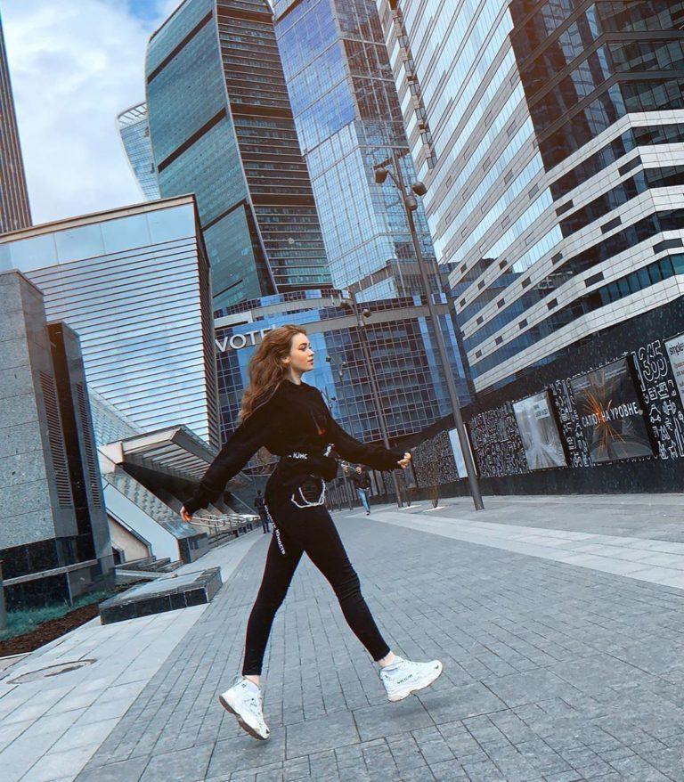 Смотри на блогерш и стримерш без одежды! В последнее время все чаще можно услышать такое понятие, как стример или стримерша. Смотри на блогерш и стримерш без одежды! В последнее время все чаще можно услышать такое понятие, как стример или стримерша.