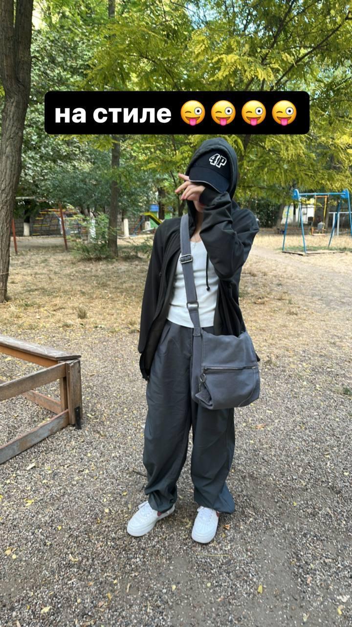 Летние снимки Стеши в спортивных шмотках. Летние снимки Стеши в спортивных шмотках.