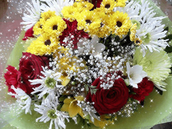 Мерцающая gif картинка с букетом летних необычных цветов