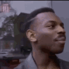 Гифка Эдди Мерфи палец у Виска Гифка Эдди Мерфи палец у Виска