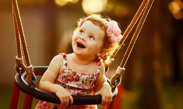 4 августа день качания на качелях. 4 августа день качания на качелях.