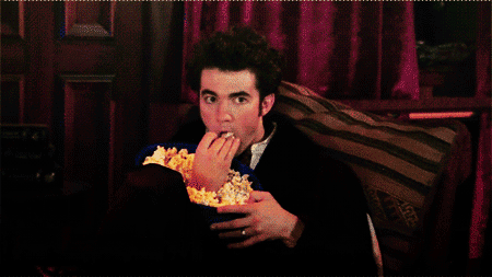 Попкорн гиф, Ест попкорн gif. Попкорн гиф, Ест попкорн gif.