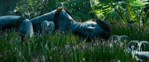 Так приятно просто лежать на этой живой траве Так приятно просто лежать на этой живой траве