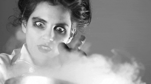 Ученый бешеный безумный гифка. Сумасшедшая женщина гифка.