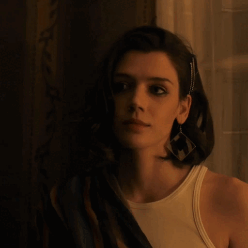 Анимированная картинка с Анастасией Красовской.