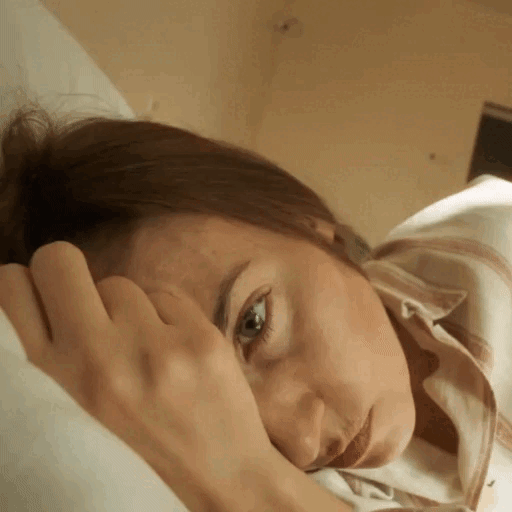 Gif картинка в больничной палате.