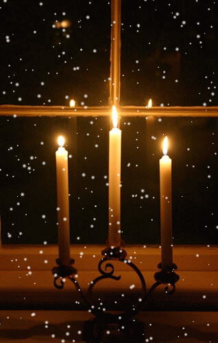 Анимация свечи в новый год под снегопадом. Анимация свечи в новый год под снегопадом.