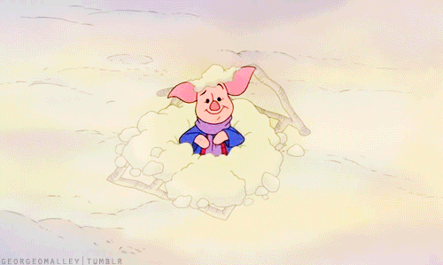 Gif картинка Пятачок провалился в снег.