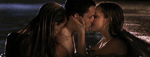 Гифка Эмбер хёрд в фильме Альфа дог, Страстный поцелуй втроем, Поцелуй троих, Поцелуй втроем гиф. Гифка Эмбер хёрд в фильме Альфа дог, Страстный поцелуй втроем, Поцелуй троих, Поцелуй втроем гиф.