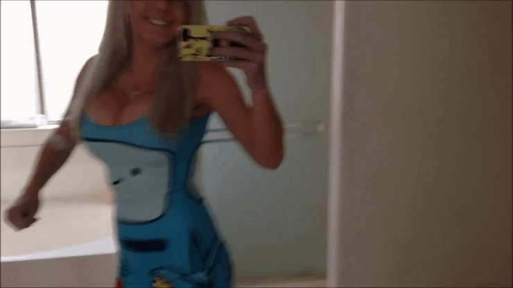 Большая грудь в облегающем платье гиф, Девушка с большой грудью танцует. Большая грудь в облегающем платье гиф, Девушка с большой грудью танцует.