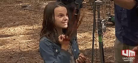 Боевой гиф Дафни Кин Росомаха.