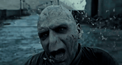 Крутая гифка Окончательное падение Темного Лорда в Хогвартсе.