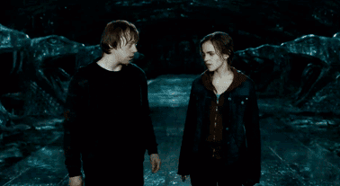 Страстная гифка Долгожданный поцелуй Гермионы и Рона.