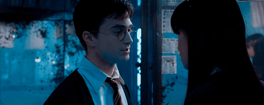 Сексуальная гифка Нежный момент, поцелуй Гарри с Чо Чанг.