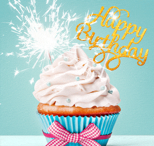 Гифка кекс со сливочным кремом, зажженные бенгальские огни и золотой топпер с днём рождения. Гифка кекс со сливочным кремом, зажженные бенгальские огни и золотой топпер с днём рождения.