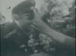 Чёрно белая анимация с Юрием Гагариным. Чёрно белая анимация с Юрием Гагариным.