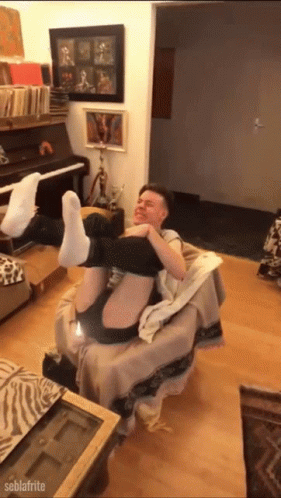 Смешная гифка огненный пук. Смешная гифка огненный пук.