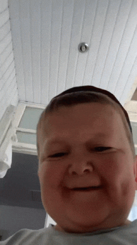 Гифка со смеющимся Хасбиком.