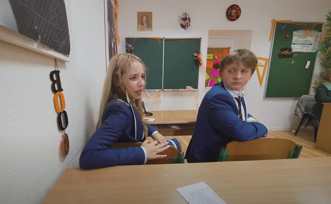 Новые фотки Ксюши из сериала школа глазами школьника. Новые фотки Ксюши из сериала школа глазами школьника.