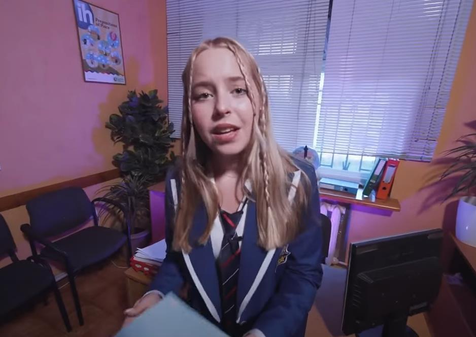 Кадры из четырнадцатой серии "Школа Глазами Школьников" с Ксюшей. Кадры из четырнадцатой серии "Школа Глазами Школьников" с Ксюшей.