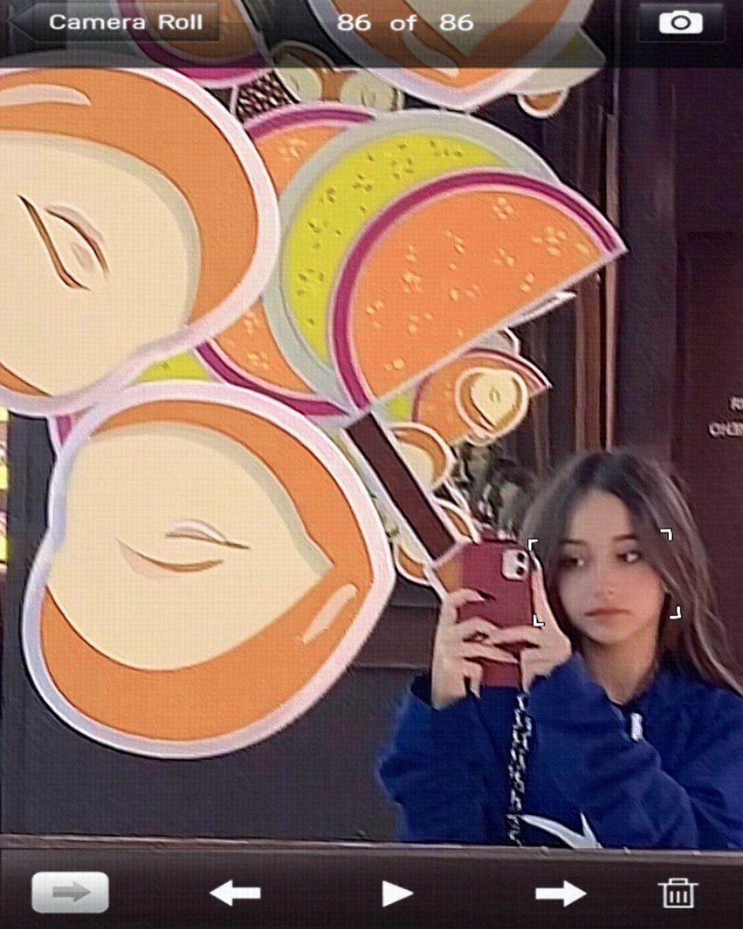 На своем ютуб-канале она делится главными событиями своей жизни. На своем ютуб-канале она делится главными событиями своей жизни.