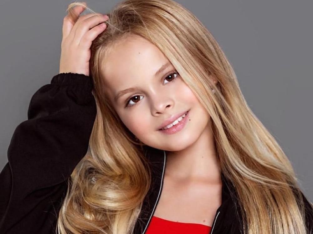 Слив Фото Миланы Стар. Слив Фото Миланы Стар.