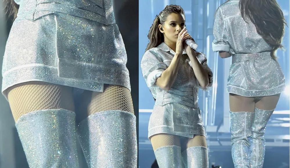 Снимок с концерта Steinfeld в серебристом платье и чулках в сеточку. Снимок с концерта Steinfeld в серебристом платье и чулках в сеточку.