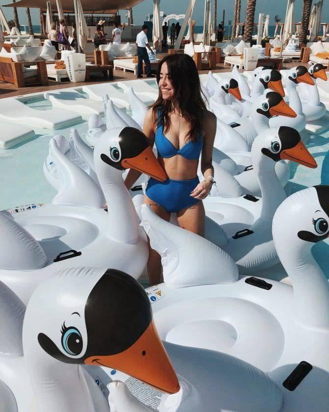 Солистка группы "Время и стекло" Надя Дорофеева. Солистка группы "Время и стекло" Надя Дорофеева.