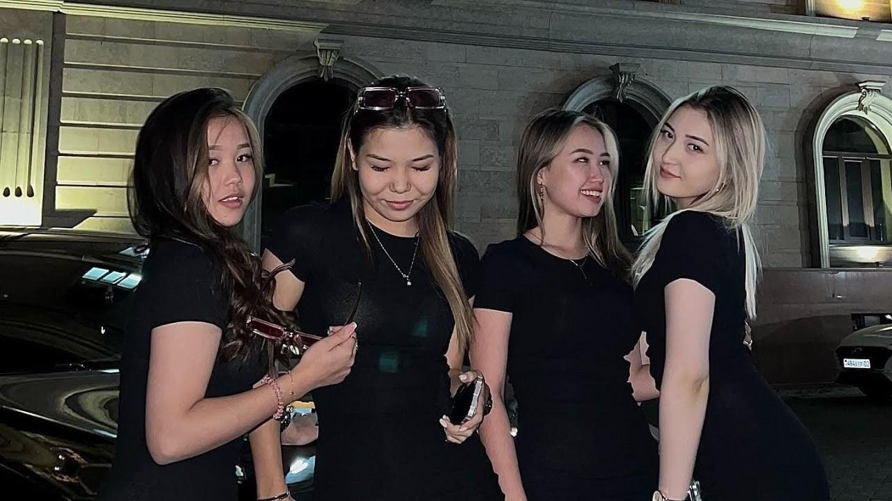 Каждое видео группы набирает свыше 1 млн просмотров. Каждое видео группы набирает свыше 1 млн просмотров.