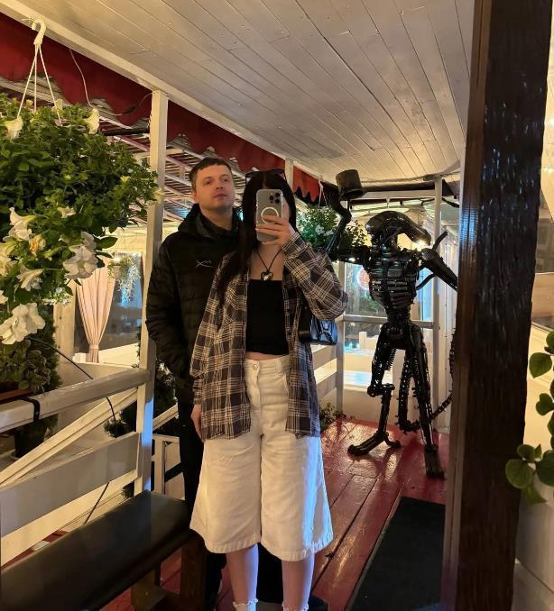 Ещё один совместный снимок Вити Цаля и его Ульяны. Ещё один совместный снимок Вити Цаля и его Ульяны.