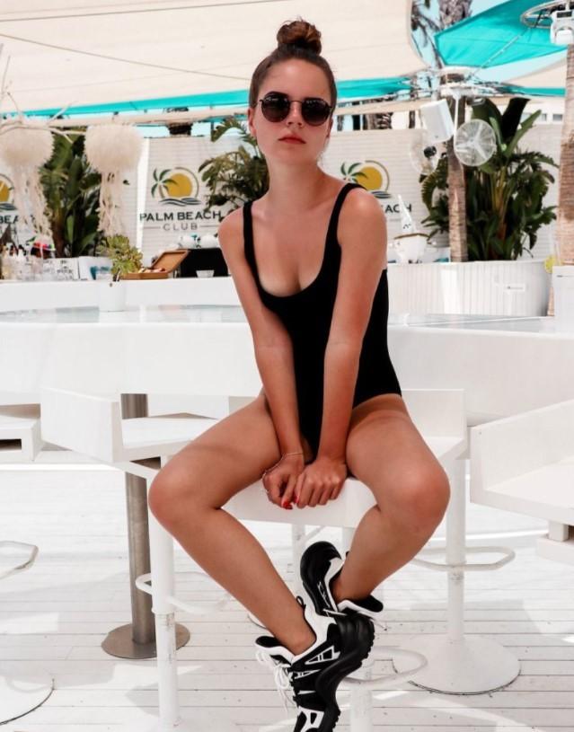 Голая обнаженная Саша Спилберг интимные фото звезды. Голая обнаженная Саша Спилберг интимные фото звезды.