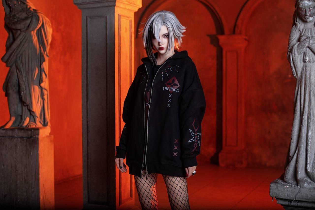 Косплей секси образ от Авеми в стиле геншин импакт и чёрных чулках в сеточку. Косплей секси образ от Авеми в стиле геншин импакт и чёрных чулках в сеточку.