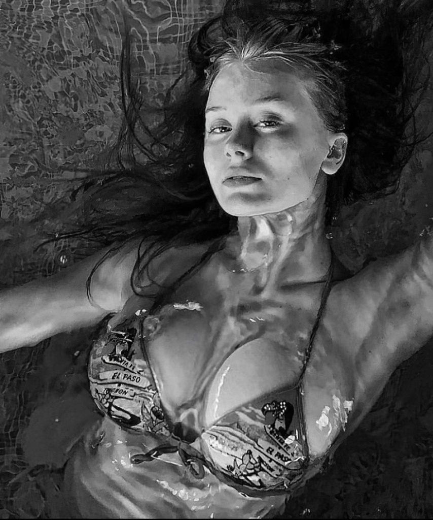 Слив популярных блогерш и стримерш в телеграм! Слив популярных блогерш и стримерш в телеграм!