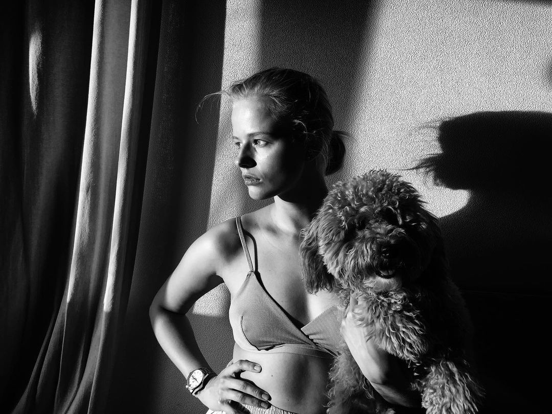 Сливы Александра Бортич в Нижнем белье в фильме. Сливы Александра Бортич в Нижнем белье в фильме.