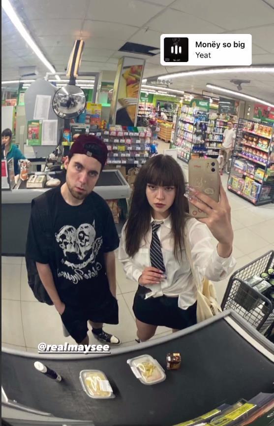 Селфи и магаза с пацаном. Селфи и магаза с пацаном.