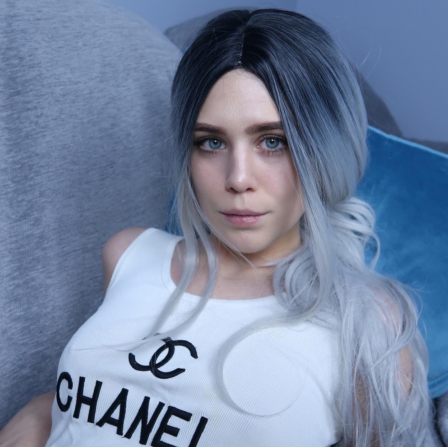 Псевдоним на специализированных сайтах и в социальных сетях: Литтл Энджел. Псевдоним на специализированных сайтах и в социальных сетях: Литтл Энджел.