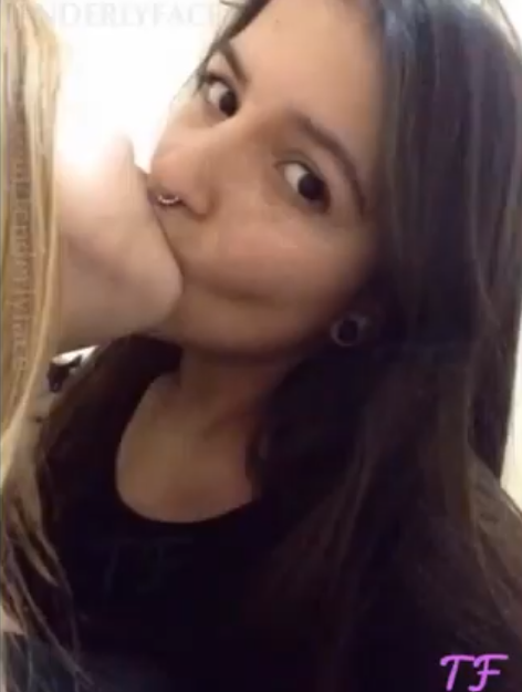 Тендерлибае слитые фото в нижнем белье. Тендерлибае слитые фото в нижнем белье.