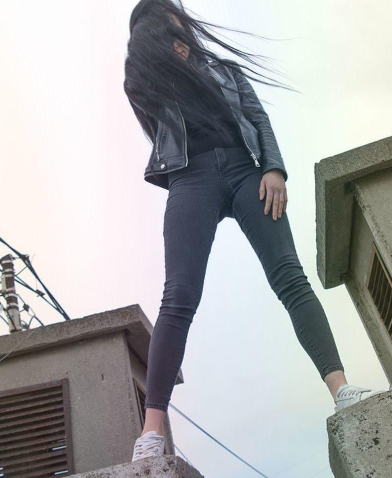 Кроме модельных снимков в инстаграм ведёт YouTube канал. Кроме модельных снимков в инстаграм ведёт YouTube канал.