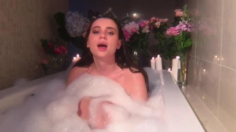 Голая Юля Годунова Горячее Слив фото в ванной.