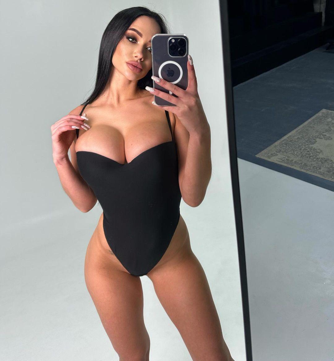 Слив Alinajimmychoo с онлифанс 2023. Слив Alinajimmychoo с онлифанс 2023.