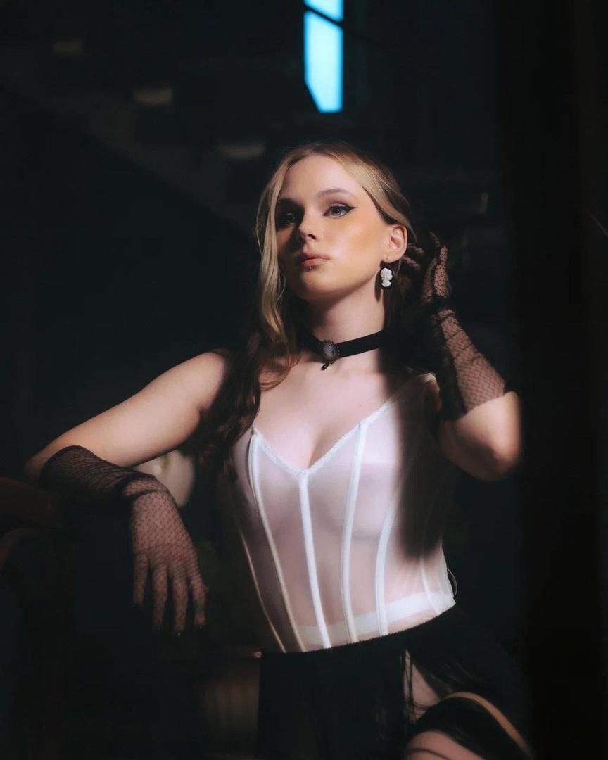 Где найти слив горячих фото Лерон Барон? Где найти слив горячих фото Лерон Барон?