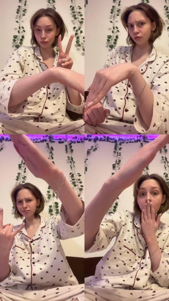 Подборка смешным снимков Пупки Анупки в домашней ночной пижаме.