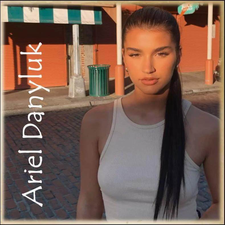 Стильный снимок Ариель Данилюк.