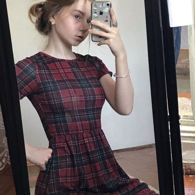 Алине недавно исполнилось 17 лет, родилась девушка 2 июня 2002 года. Алине недавно исполнилось 17 лет, родилась девушка 2 июня 2002 года.