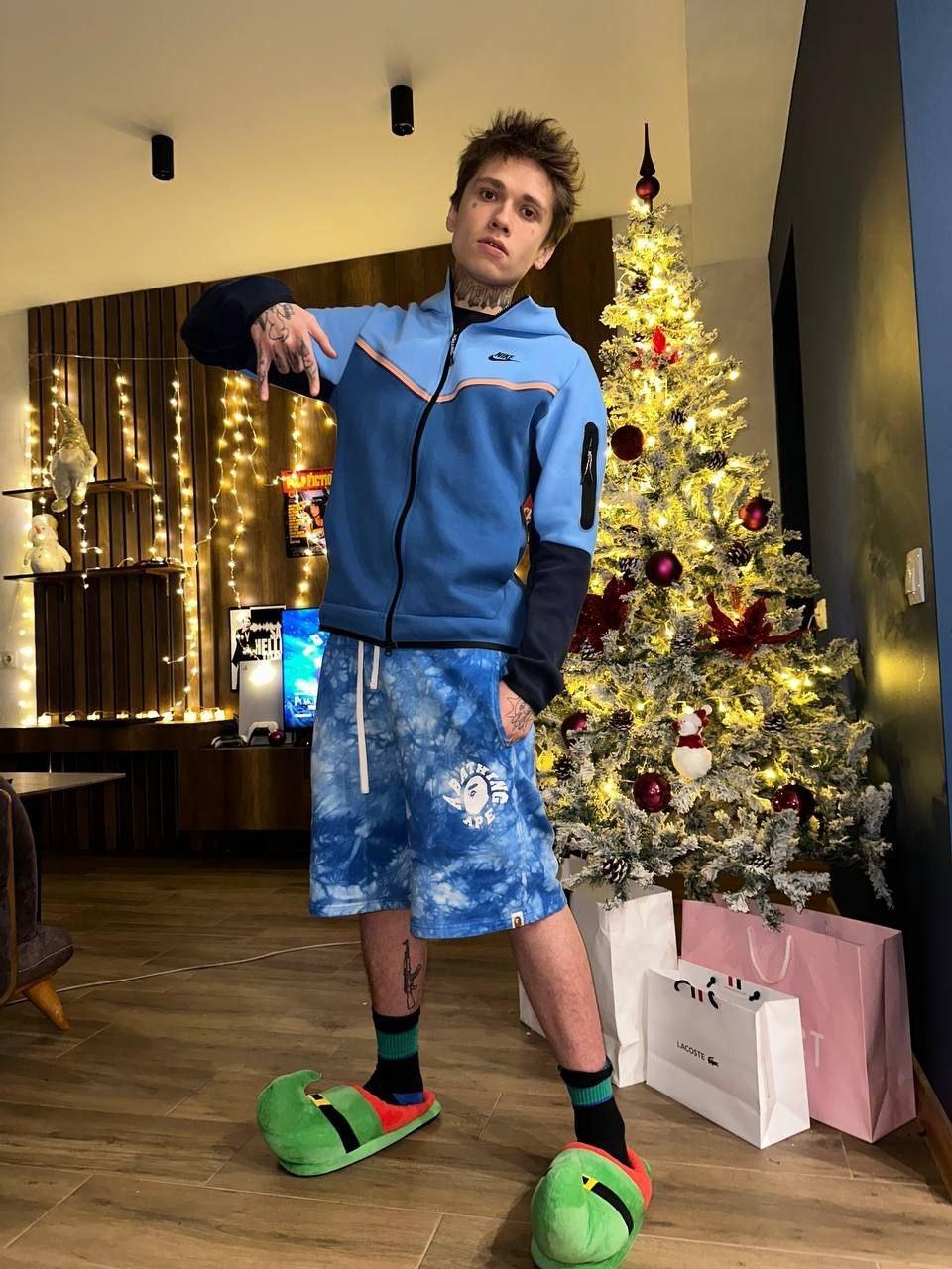 Новогоднее фотки будущей РЭП звезды.