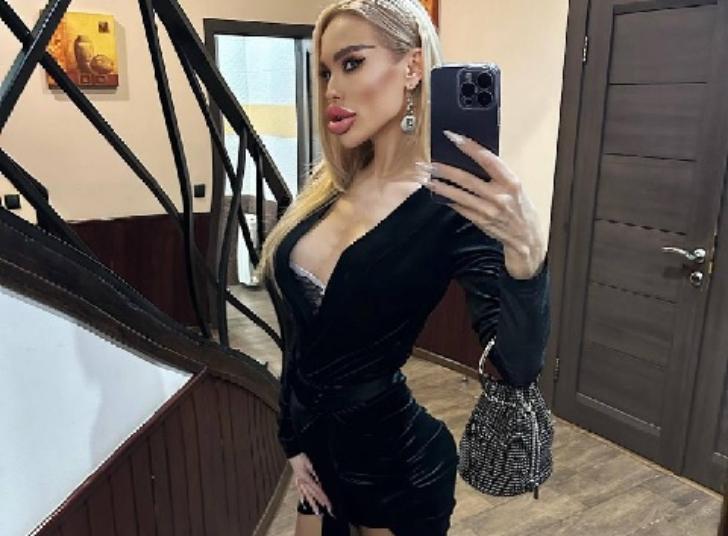 "Красотка" из Донецка сравнила себя с Елизаветой II "Красотка" из Донецка сравнила себя с Елизаветой II