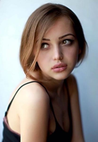 Ее потрясающая внешность и пленительные позы привлекли к ней огромное количество поклонников.