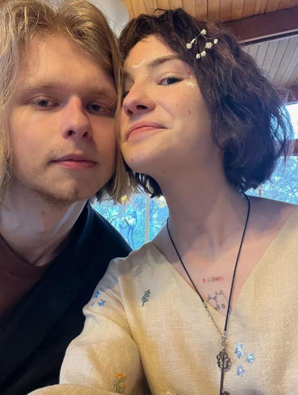 Кадр Оли "Тыквы" с её мужем. Кадр Оли "Тыквы" с её мужем.