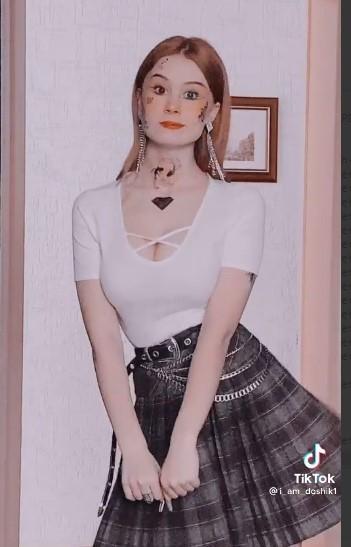 Слитые фото из тайланда Даша Дошик сосёт сок через трубочку. Слитые фото из тайланда Даша Дошик сосёт сок через трубочку.